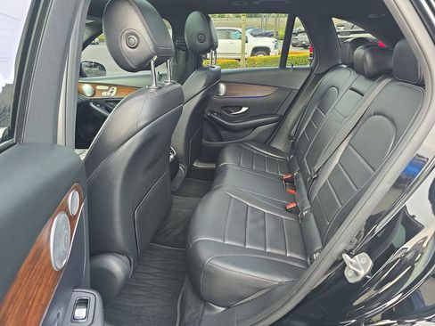 Used 2020 Mercedes-Benz GLC 350e 4MATIC image 32