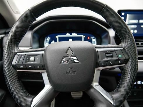 Used 2025 Mitsubishi Outlander SEL AWD/4WD image 32