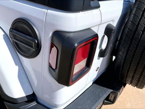 Used 2020 Jeep Wrangler Unlimited Sahara AWD/4WD image 32