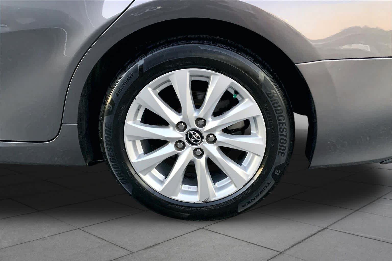 Used 2020 Toyota Camry LE FWD image 10