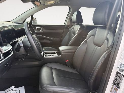 Certified 2025 Kia Sorento EX AWD/4WD image 9
