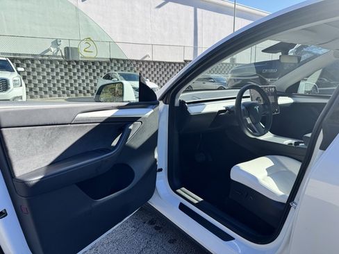 Used 2023 Tesla Model Y Long Range image 7