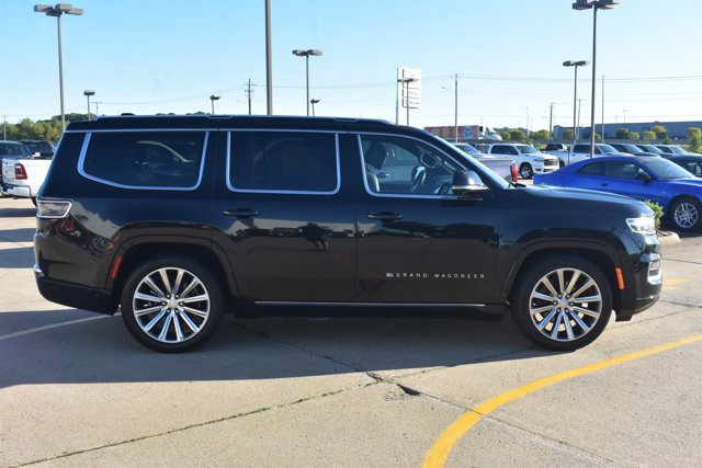 Used 2023 Jeep Grand Wagoneer Series II AWD/4WD image 4