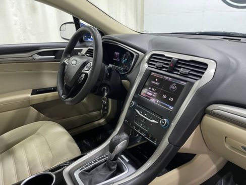 Used 2013 Ford Fusion SE FWD image 18