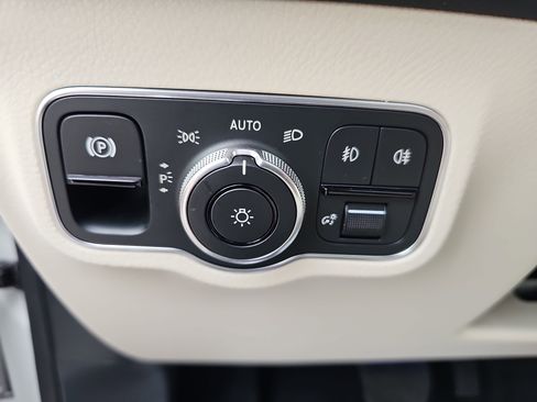 Certified 2025 Mercedes-Benz GLB 250 image 27