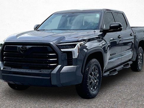Used 2025 Toyota Tundra SR5 w/ SR5 Premium Package AWD/4WD image 4