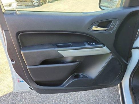 Used 2022 Chevrolet Colorado LT w/ Fleet Safety Package image 17