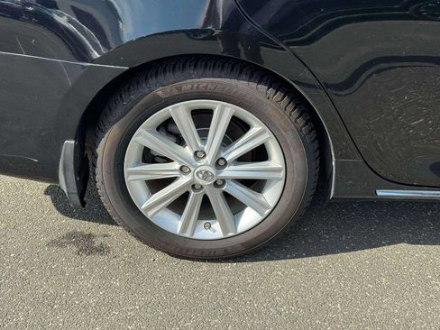 Used 2012 Toyota Camry XLE w/ Leather Pkg FWD image 10
