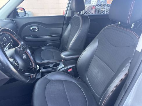 Used 2019 Kia Soul ! FWD image 18