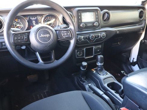 Used 2018 Jeep Wrangler Unlimited Sport AWD/4WD image 4