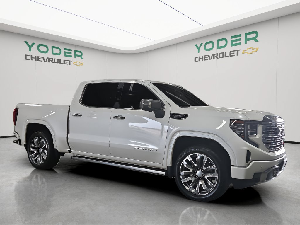Used 2023 GMC Sierra 1500 Denali w/ Denali Reserve Package AWD/4WD image 2