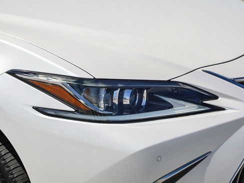 Used 2021 Lexus ES 350 w/ Premium Package FWD image 8