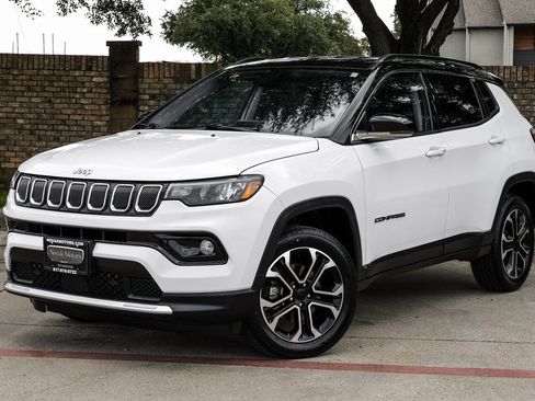 Used 2022 Jeep Compass Limited image 11