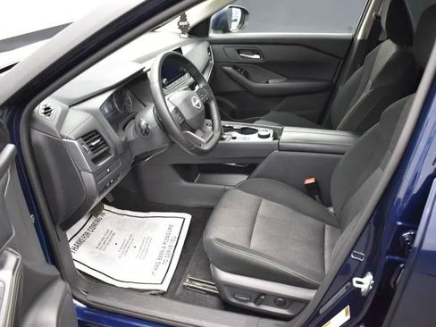 Used 2025 Nissan Rogue SV image 14