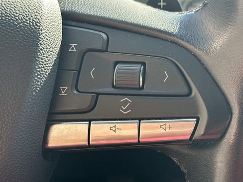 Used 2023 Cadillac XT4 Premium Luxury FWD image 17