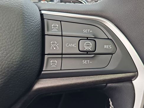 New 2026 Jeep Grand Cherokee Altitude AWD/4WD image 27