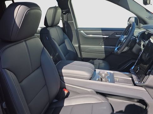 New 2026 GMC Acadia Elevation w/ Elevation Premium Package AWD/4WD image 19