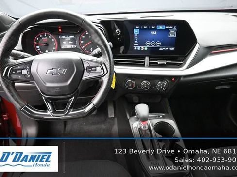 Used 2024 Chevrolet Trax RS w/ Sunroof Package FWD image 26