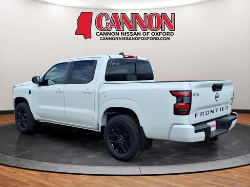 New 2026 Nissan Frontier SV w/ SV Convenience Package AWD/4WD image 3