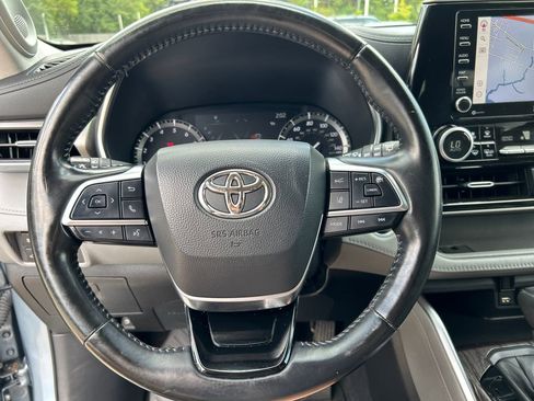 Used 2021 Toyota Highlander Limited image 21