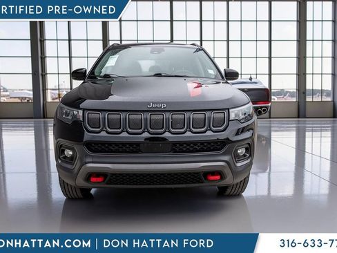 Used 2022 Jeep Compass Trailhawk w/ Trailhawk Convenience Group AWD/4WD image 33