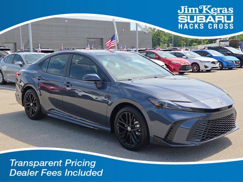 Used 2026 Toyota Camry SE FWD image 1