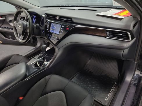 Used 2019 Toyota Camry LE image 25