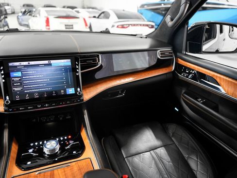 Used 2022 Jeep Grand Wagoneer Series III w/ Rear Seat Video Group 1 AWD/4WD image 26