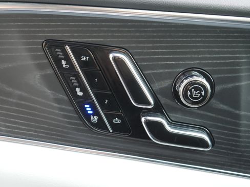 Used 2024 Cadillac Lyriq Luxury AWD/4WD image 29