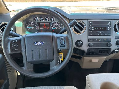 Used 2016 Ford F250 XLT w/ XLT Premium Package AWD/4WD image 14