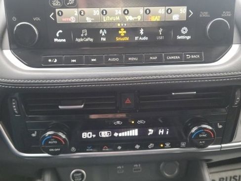 Used 2021 Nissan Rogue SL w/ Premium Package image 9