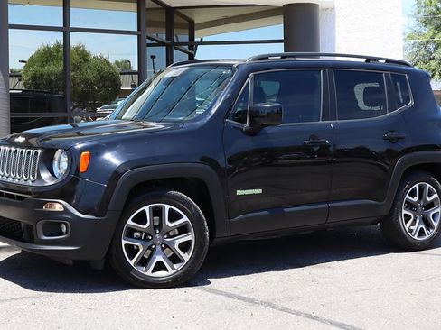 Used 2018 Jeep Renegade Latitude FWD image 4