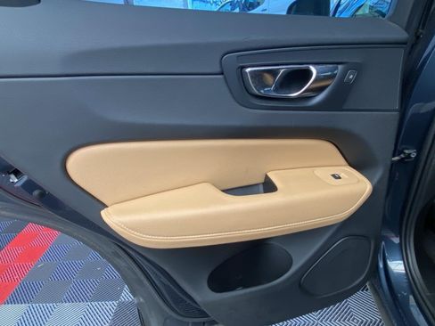 Used 2020 Volvo XC60 T5 Momentum AWD/4WD image 17