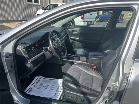 Used 2015 Toyota Camry SE FWD image 19