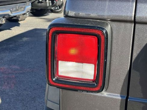 Used 2021 Jeep Wrangler Unlimited Sport image 10