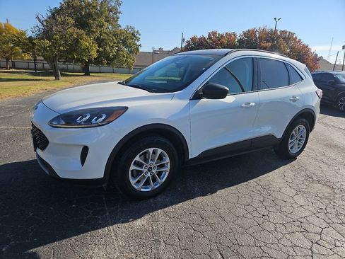 Used 2022 Ford Escape SE w/ Cold Weather Package image 5