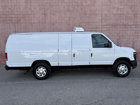 Used 2014 Ford E-250 and Econoline 250 Extended w/ Power Group image 5
