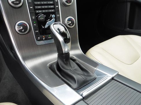 Used 2016 Volvo S60 T5 Premier w/ Climate Package AWD/4WD image 9