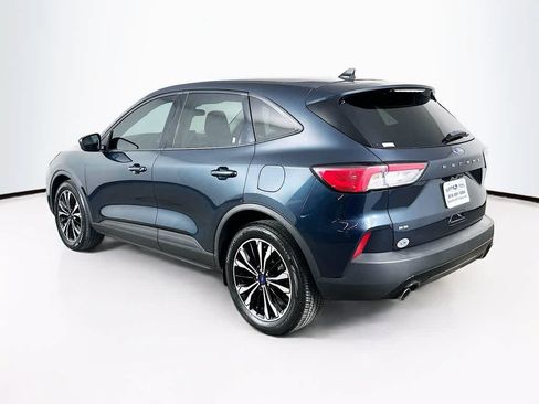 Used 2022 Ford Escape SE w/ SE Sport Appearance Package FWD image 4