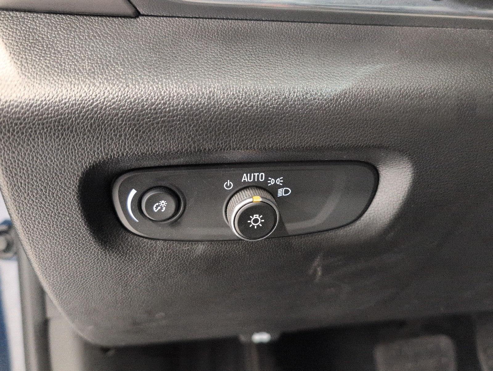 Used 2023 Chevrolet Traverse LT w/ LPO, Floor Liner Package AWD/4WD image 10