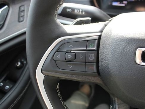 New 2026 Jeep Grand Cherokee Limited AWD/4WD image 13