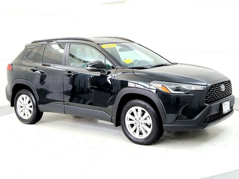 Certified 2023 Toyota Corolla Cross LE image 7