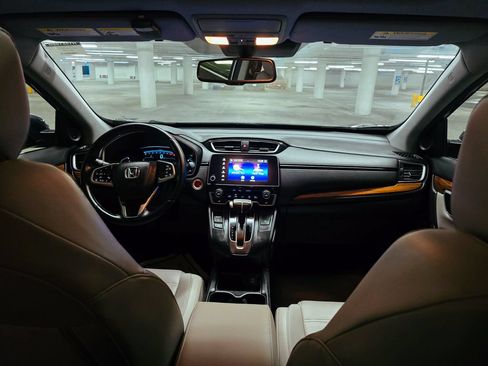 Used 2017 Honda CR-V Touring image 3