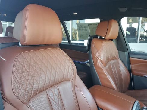 Used 2019 BMW X7 xDrive50i w/ Dynamic Handling Package image 23