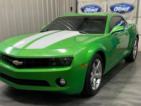 Used 2011 Chevrolet Camaro LT w/ White Stripe Package RWD image 4