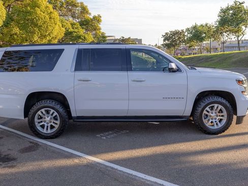 Used 2019 Chevrolet Suburban LT image 3