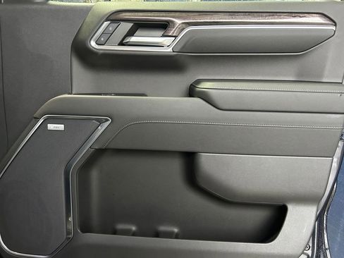 Used 2023 Chevrolet Silverado 1500 LTZ image 25