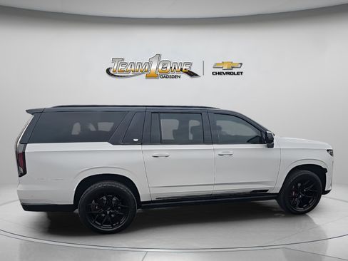 Used 2024 Cadillac Escalade ESV Sport Platinum w/ LPO, ONYX Package image 14