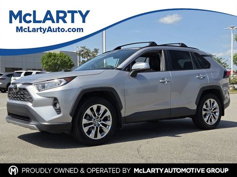 Used 2021 Toyota RAV4 Limited FWD image 1