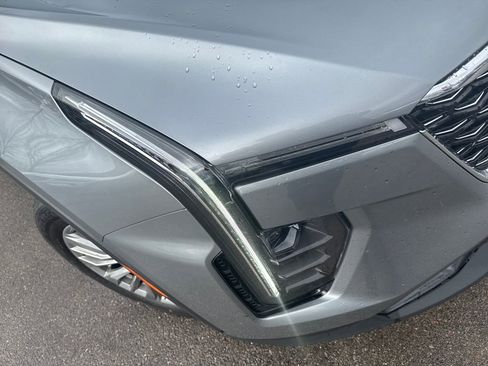 Used 2024 Cadillac XT4 Premium Luxury image 36